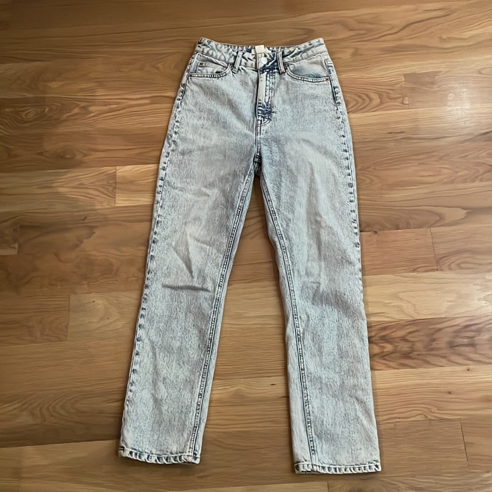NWOT H&M Straight Leg Jean in Light Wash Denim